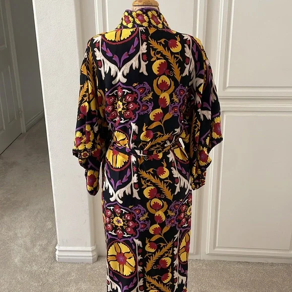 Haute Hippie Kimono Style Floral Robe - Picture 3 of 7